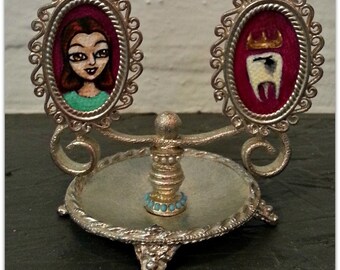Big Eye Miniature Painting The Cavity: Pop Surrealism Art - Vintage Silver Stand