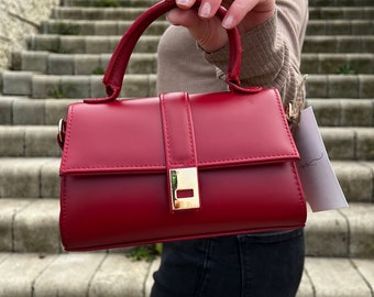 Rote Vegan Leder Tasche • Umhängetasche • Schultertasche • Hochwertige Kunstleder Tasche • Vegan Handtasche • Geschenk für Frauen • Tägliche Tasche für Sie