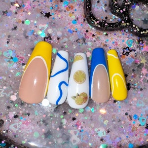 The Classy Lemon - Press-On Nail Set