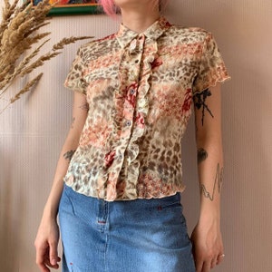 Vintage Y2K shortsleeve floral printed lacy blouse with ruffles