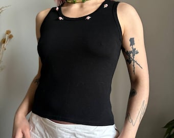 Vintage Quiz Black Ribbed Cotton Tank Top – Y2K Rose Detail, Coquette Romantic Style