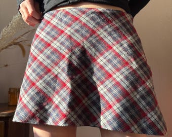 Vintage L.O.G.G. H&M Plaid Mini Skirt 90s style Wool Blend Y2K Grunge Preppy Academia Streetwear Size 38