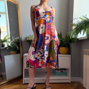 Abito midi L.K. Bennett 100% seta con stampa patchwork floreale psichedelica stile Y2K vintage, senza maniche, linea ad A, taglia UK 8 / US 4 / EU 36