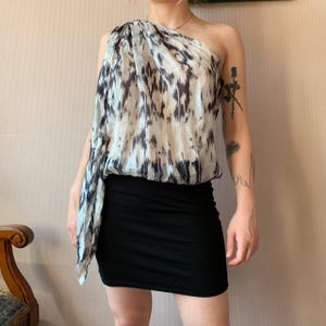 Miss Sixty zijden mini-jurk: Y2K-top met abstracte print en één schouder