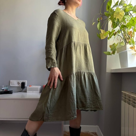 Cartoon Linen Babydoll Dress Olive Green Tiered Boho Cottagecore Relaxed Fit (M)