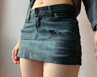 Überarbeiteter Levi's 501 Denim Minirock: Zerschlissen Y2K Grunge