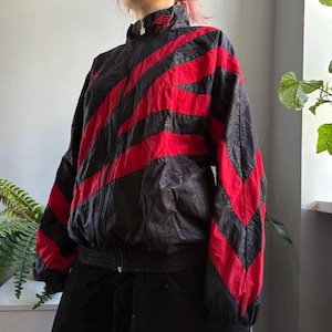 Vintage 90s Umbro Track Jacket Black Red Nylon Windbreaker Shell Suit Jacket Logo Print Blokecore Terrace Casual Streetwear Size M