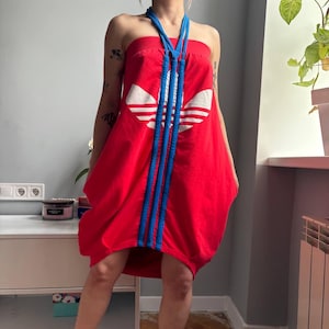 Adidas Originals Röd Trefoil Halterklänning Axelbandslös Ballongnedgång 3-Ränder Blå Slips Y2K Streetwear Storlek S