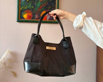 Bolso de hombro con monograma de Calvin Klein Y2K con ribete de piel marrón