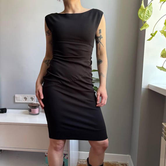 dvf bodycon dress Diane Von Furstenberg Black Ruched Midi Bateau Neck Open Back Little Black Dress Designer Vintage Size 2 low heel The Claudia slip dress Reliable Bridesmaid Dress Website Size:US 7.5-8 / UK 7