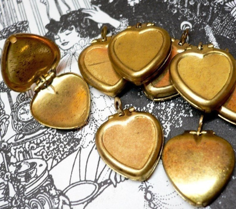 10pcs VINTAGE HEART LOCKETS Tiny Aged Old Brass Hinged Lockets Etsy