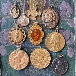 1pc VINTAGE RELIGIOUS MEDALLION Saint Charms Catholic Medals Jewelry For Necklace Various Metals Golden Tone Your Pick