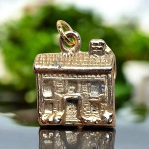 1pc TINY CABIN CHARM 5/8&quot; Vintage Aged Gold Tone House Heavy Detail Cottage Jewelry Housewarming Gift