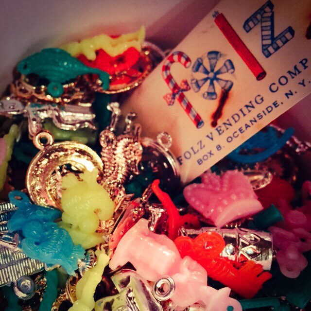 ⱽᴵᴺᵀᴬᴳᴱ 15pcs VINTAGE PLASTIC CHARMS Kitschy Goodness Etsy