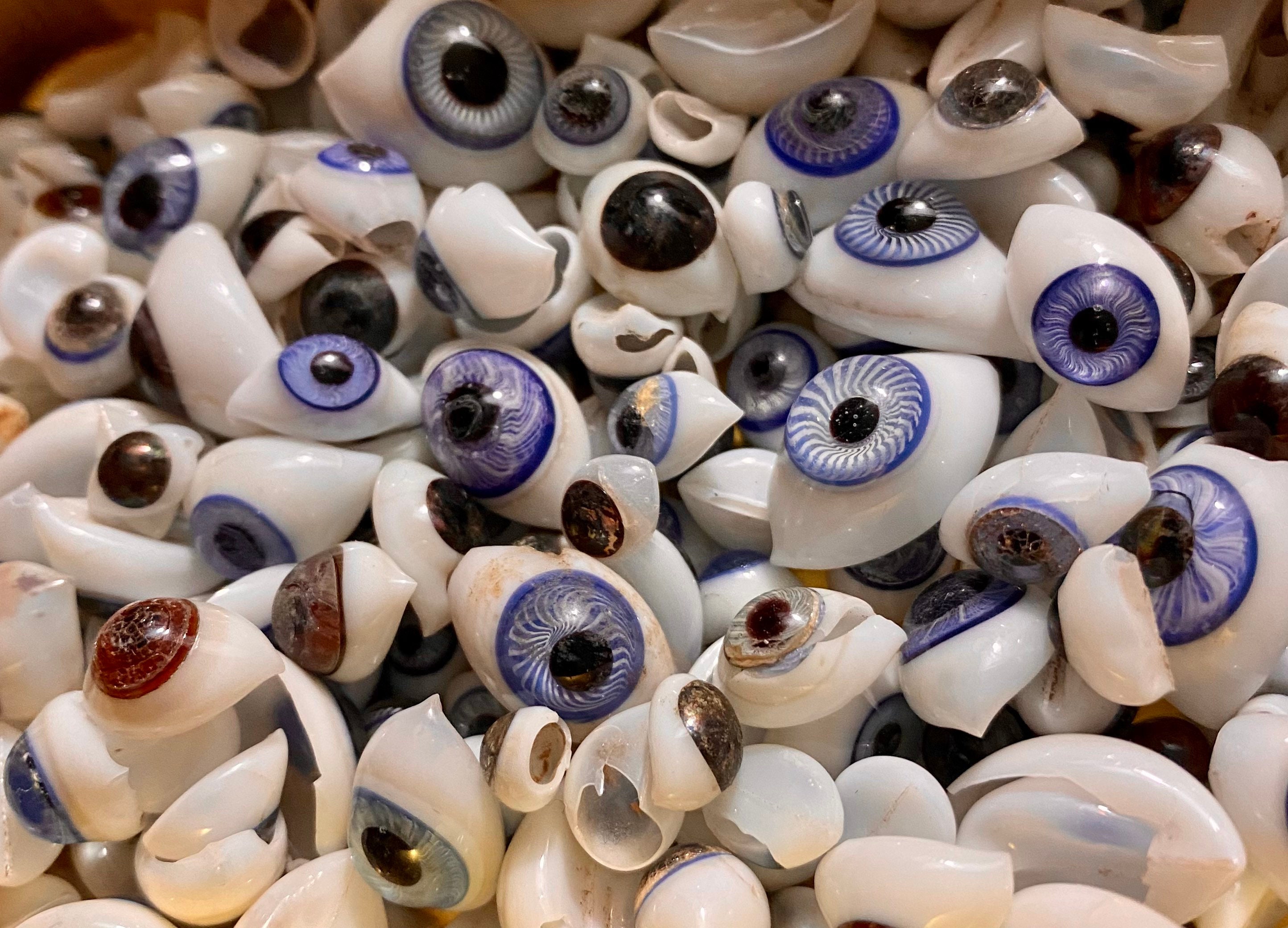 【人気投票 1~37位】ハイブランド人気ランキング！ 1pc Tiny Eyeball Miniature Flawed 1890s EYE GLASS ANTIQUE ルアー用品