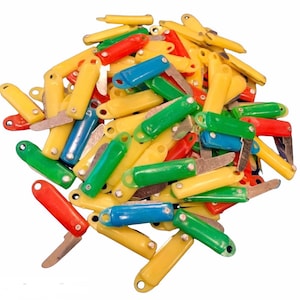 4pcs POCKET KNIFE CHARMS Vintage Plastic Miniatures Gum Ball Prizes Retro Toy Lot Limited Colors