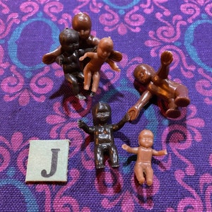 6pcs MINI BABY COLLECTION Miniature Dolls Tiny Plastic Babies Assorted Poses Hues Brown + Ethnic Doll Lot J