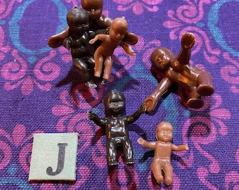 6pcs MINI BABY COLLECTION Miniature Dolls Tiny Plastic Babies Assorted Poses Hues Brown + Ethnic Doll Lot J