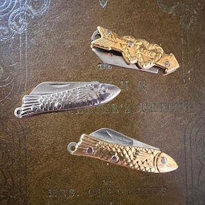 1pc POCKET KNIFE CHARM 1&quot; Miniature Knives Tiny Vintage Style Pendant Throwback Design Hearts + Fish Top Quality