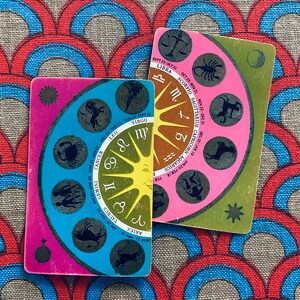 4 pièces ZODIAQUE SWAP CARTES vintage couleurs vives or mat horoscope papier éphémères fournitures astrologie journal indésirable lot de cartes