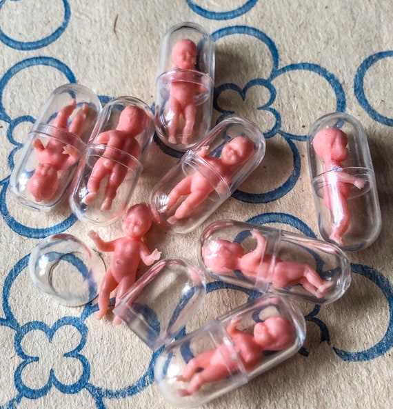 1pc TINIEST PLASTIC BABY Capsule Vintage Doll Embellishments Tiny Babies  Miniature Plastic Babies Tiny Plastic Babies Shower Party Favors