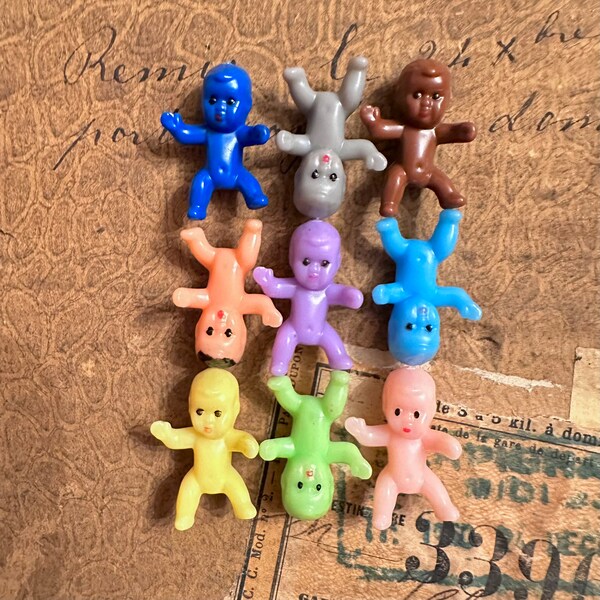 9pcs MINIATURE PLASTIC BABIES Instant Collection Tiny Baby Dolls Mini Doll Shower Party Favors Mardi Gras Toys Crafting Supply Lot