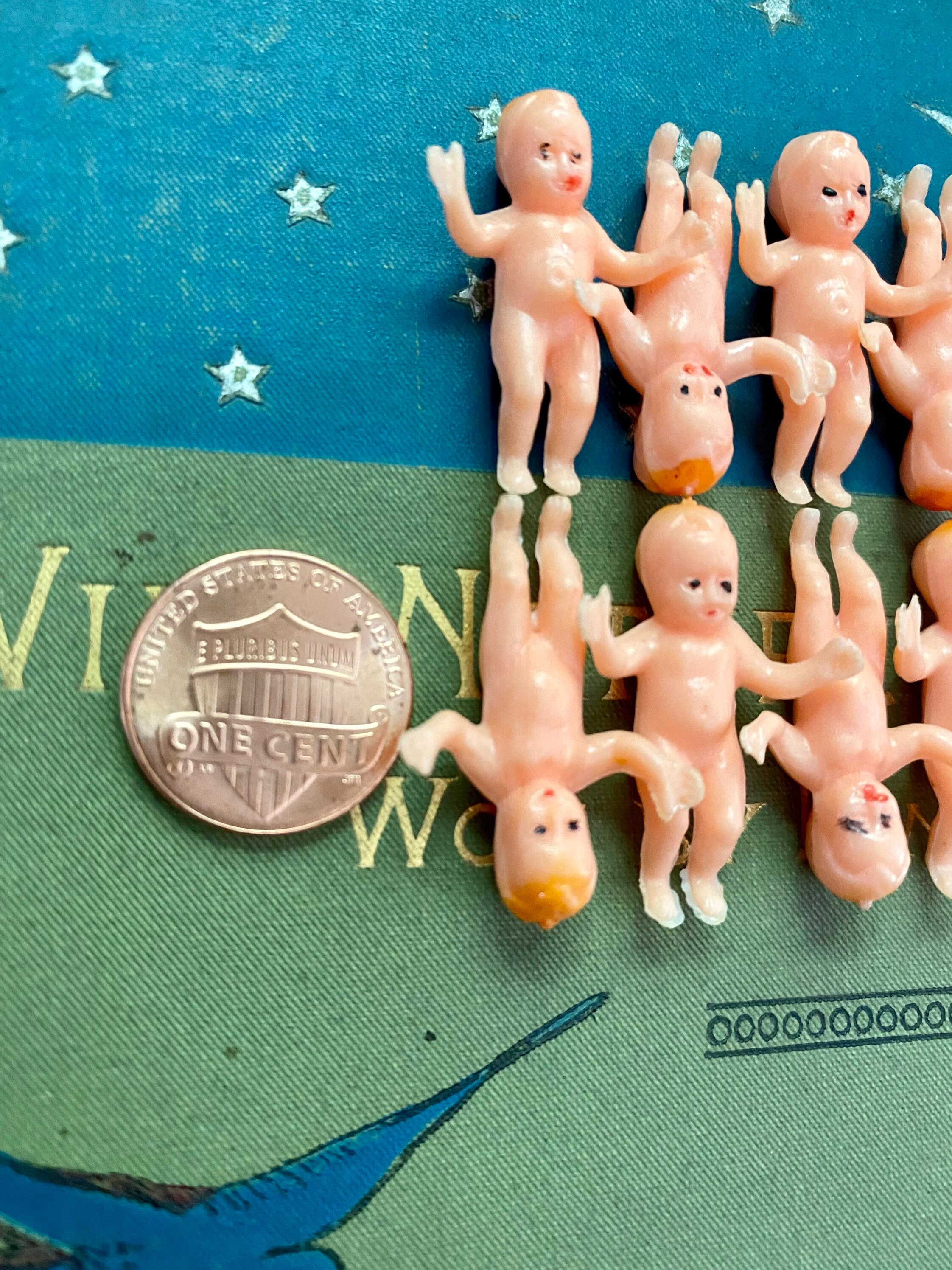 13pcs TINY PLASTIC BABIES Vintage Mini Baby Dolls Painted -  Canada
