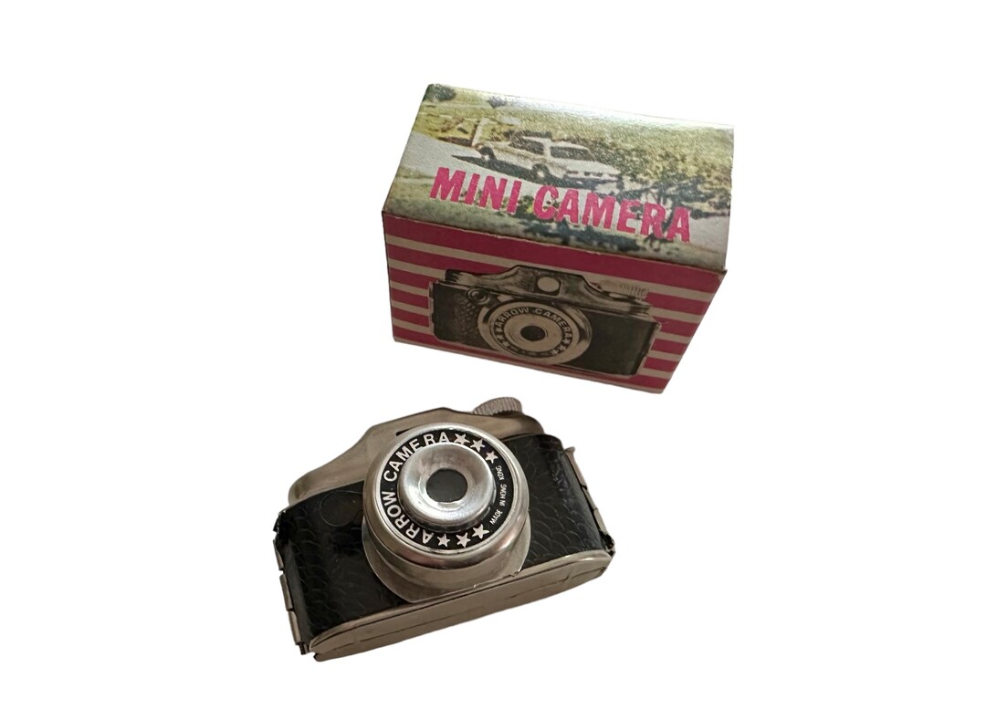 NOVELTY SPY CAMERA 21/4 Vintage Miniature Comic Book Toy Dime Store