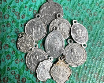 ⱽᴵᴺᵀᴬᴳᴱ 10pcs SAINT MEDALLIONS LOT Vintage + Antique Saint Bernadette Vincent Scapular Miraculous Medal Pendant Charms Flawed Lot S