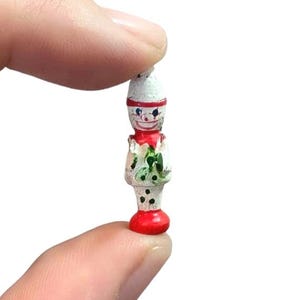 1pc TINY CIRCUS CLOWN 1-1/8&quot; Vintage Miniature Wooden Painted Shabby Doll Instant Mini Curio