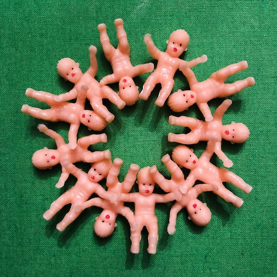 13pcs TINY PLASTIC BABIES Vintage Mini Baby Dolls Painted Faces Miniature  Dollhouse Shower Party Favors Crafting Supply Lot 