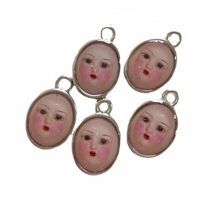 5pcs DOLL FACE CHARMS Tiny Custom Made Antique Altered Dolly Face Lovely Curious Spooky Vintage Miniature Medallion Pendants Clara