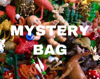 12pcs VINTAGE PLASTIC MINIATURES Mystery Mix Tiny Toys Lucky Dip Old Stock Plastic Mini Figures Bulk Lot