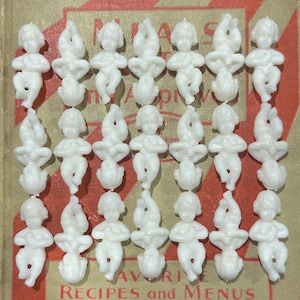 13pcs TINY PLASTIC BABIES Vintage Mini Baby Dolls Painted Faces