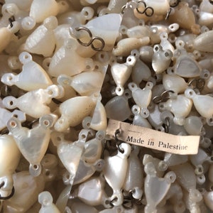 Centres de chapelet perles vintage coeurs sculptés à la main nacre marquée Palestine