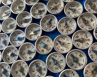 3pcs TINY METAL COMPASSES 16mm Vintage Miniature Compass Aluminum Button Size Works Cabochon Stamped Japan