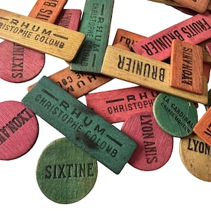 4pcs ANTIQUE FRENCH TOKENS Pub Advertising Bar Decor Liquor Ads Wooden Game Pieces Beautifully Aged Uncommon Elements Mystery Pick