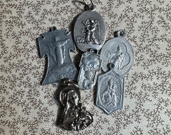 ⱽᴵᴺᵀᴬᴳᴱ 6pcs SAINT MEDALS LOT Vintage + Antique Prague Saint Joseph Montmartre Scapular Medallions Pendant Charms Lot Y