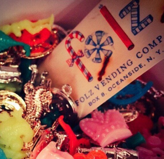 15pcs PLASTIC CHARMS MIX Vintage Gum Ball Charm Lot Kitschy
