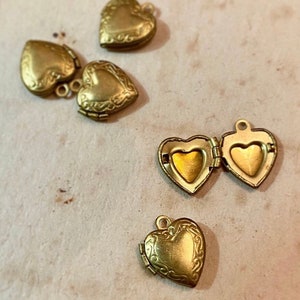 5pcs SCROLLED HEART LOCKETS Vintage Miniature Fancy Scroll Border Charms Pendants Jewelry Findings Lot