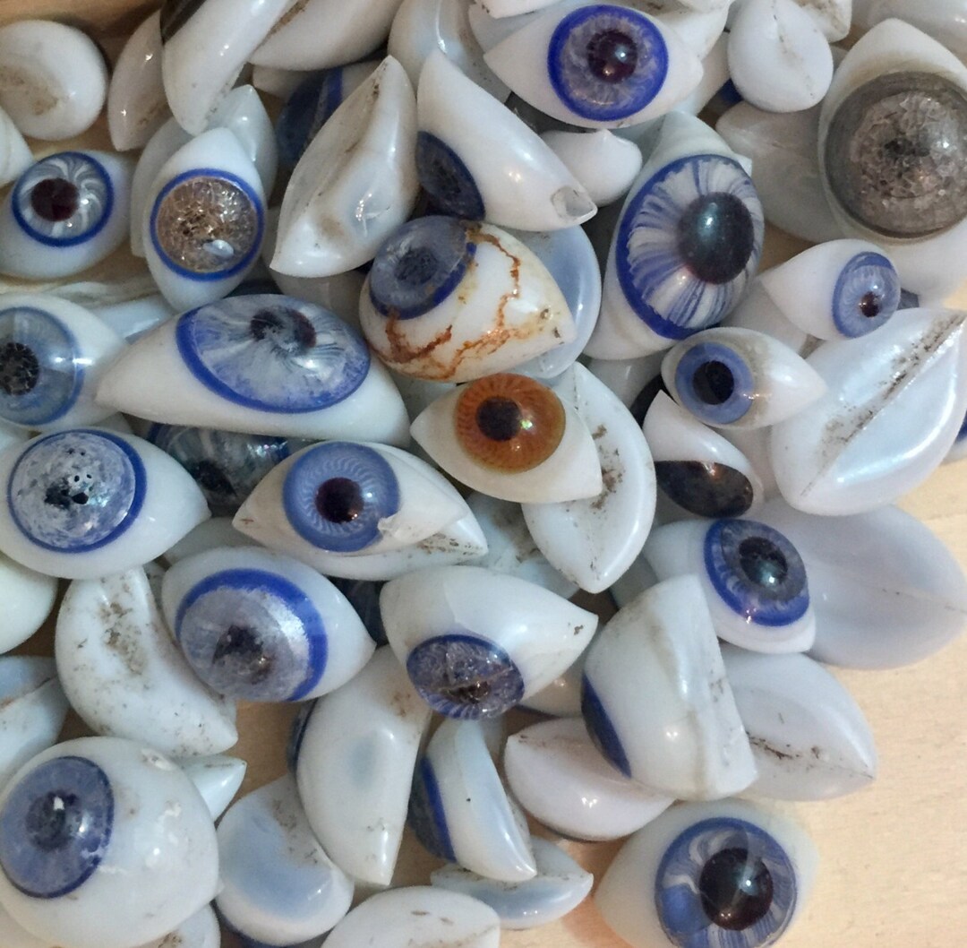 送料無料 通販  Flawed 1890s EYE GLASS ANTIQUE 1pc Miniature Tiny Eyeball ルアー用品
