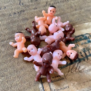 12pcs MINI PLASTIC BABIES All Skins Instant Collection Tiny Baby Dolls Mardi Gras Mini Doll Shower Party Favors Toys Crafting Supply Lot