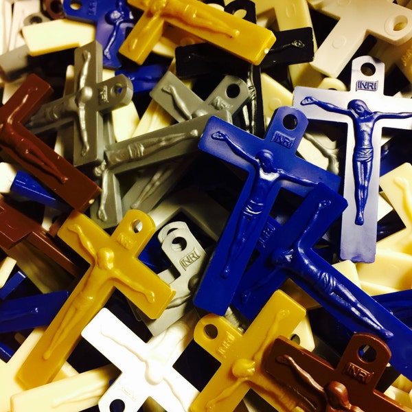 10pcs PLASTIC CRUCIFIXES BULK Colorful Sturdy Mission Plastic Crosses Crucifix Rosary Parts Lot