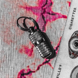 1 Stück Silber Kapsel Charme 7/8 "winzigen Rohr Locket Edelstahl Zylinder Anhänger Absicht Flasche Wunsch Charme