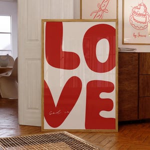 Gott ist Liebe Bibel-Vers-Plakat Ästhetischer christlicher Ermutigungsdruck Minimalistische Schrift druckbare Kunst Trendige rote Glaubens-Wandkunst Biblisch