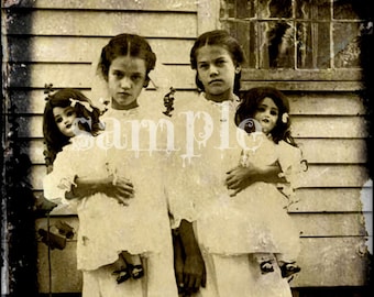 Hoja de collage digital Foto VINTAGE Niñas Muñecas antiguas DESCARGA DIGITAL Fotografía antigua Hermosa impresión artística de hermanas victorianas
