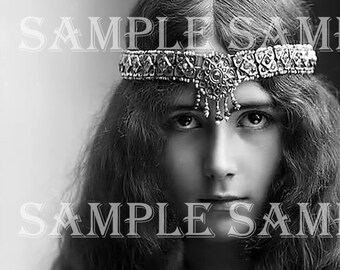 Digital Collage Sheet VINTAGE photo instant DIGITAL DOWNLOAD Victorian beautiful girl Gypsy Girl Gothic Boho Bohemian Crown Paris French