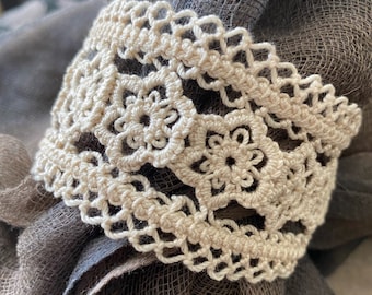 The Garden Wall - Lace Bracelet