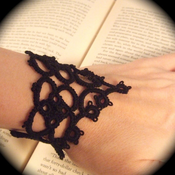 Tatted Lace Bracelet - La Petite Goth