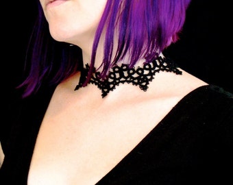 Tatted Lace Choker Necklace - Cathedral